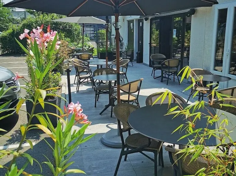 Hotelli Acadie Eragny sur Oise