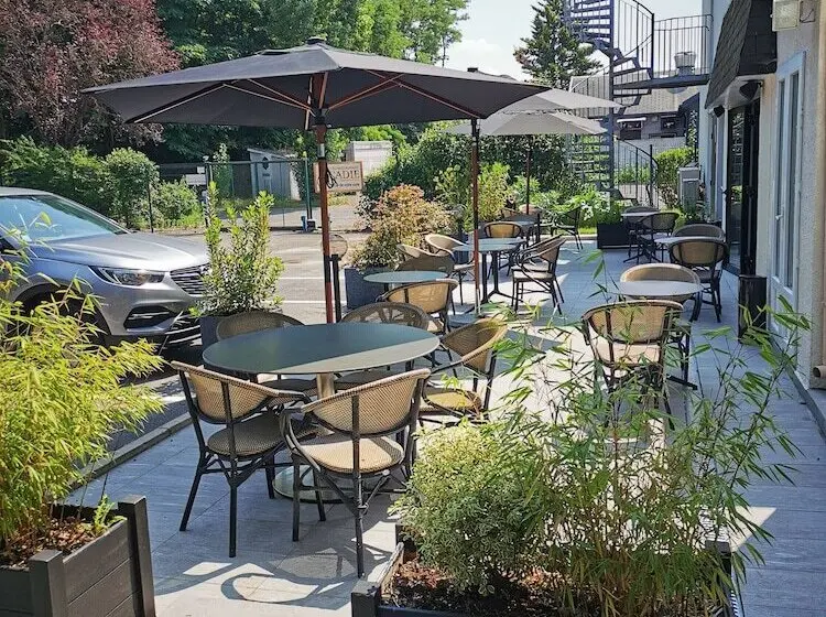 Hotelli Acadie Eragny sur Oise