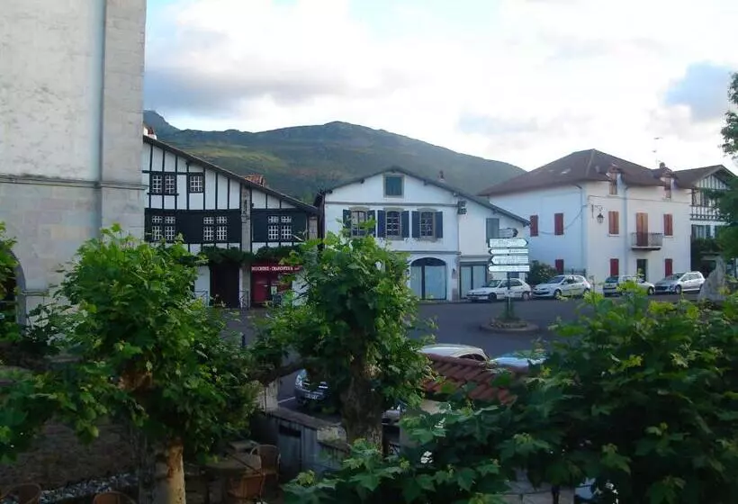 Отель Hôtel De La Rhune