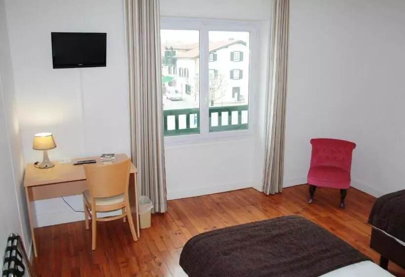 Отель Hôtel De La Rhune