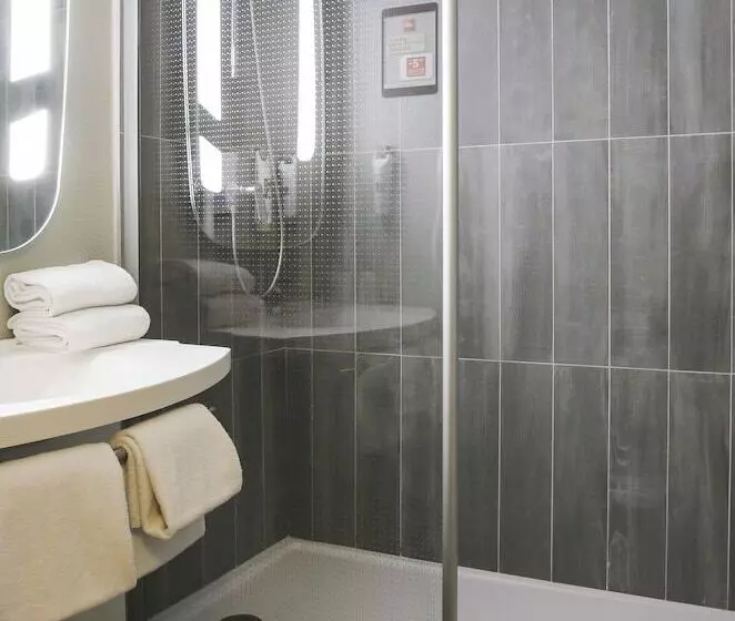 Отель Ibis Creilsuroise