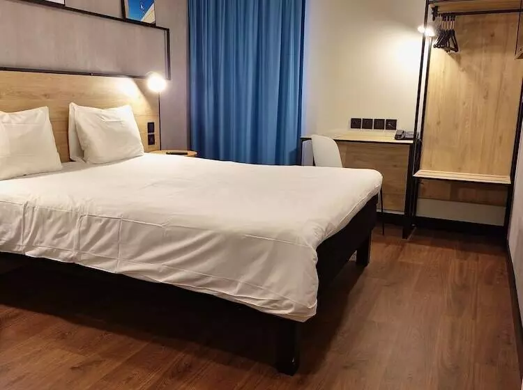 Отель Ibis Creilsuroise