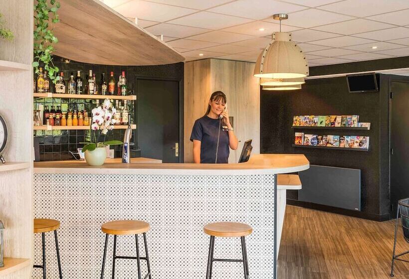 ホテル Ibis Creilsuroise