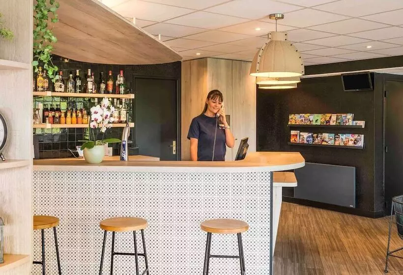 Отель Ibis Creilsuroise