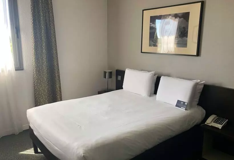 Отель Kyriad Hôtel Orly Aéroport   Athis Mons