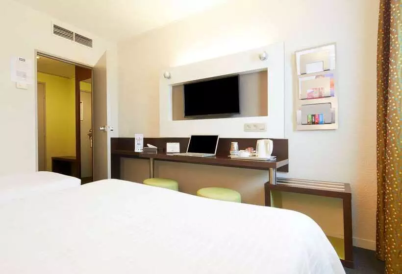 Отель Kyriad Hôtel Orly Aéroport   Athis Mons