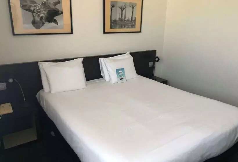 Отель Kyriad Hôtel Orly Aéroport   Athis Mons