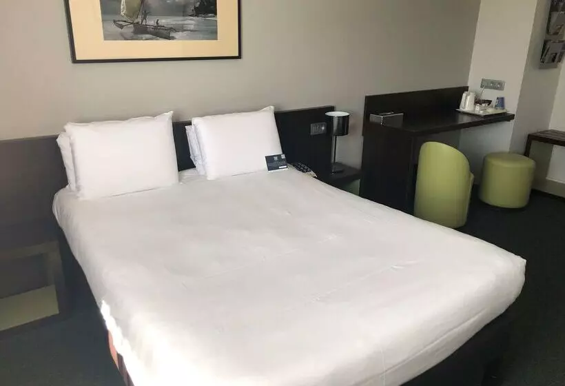 Отель Kyriad Hôtel Orly Aéroport   Athis Mons