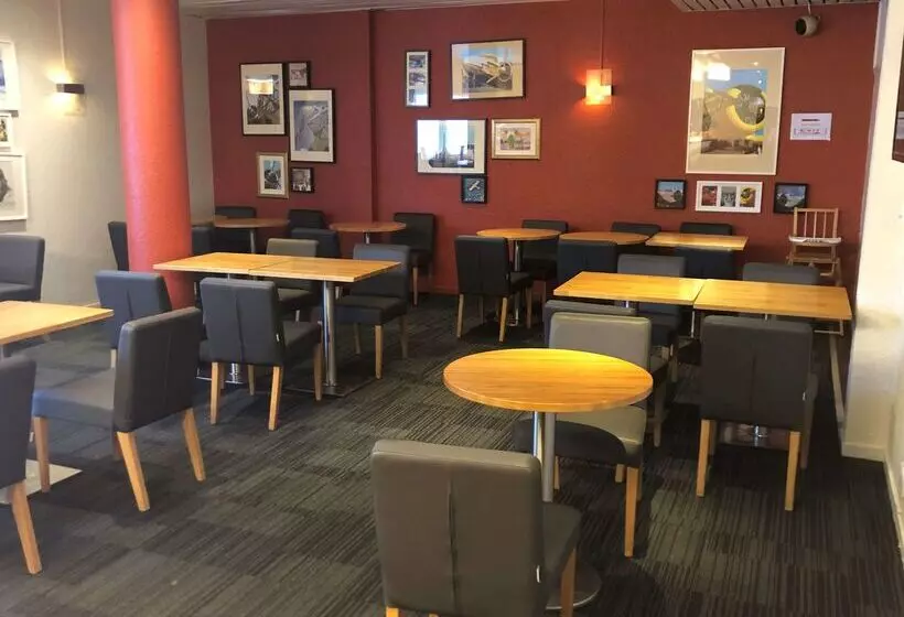 Отель Kyriad Hôtel Orly Aéroport   Athis Mons