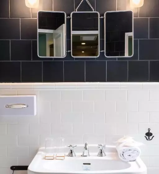 Отель Hôtel Silky By Happyculture