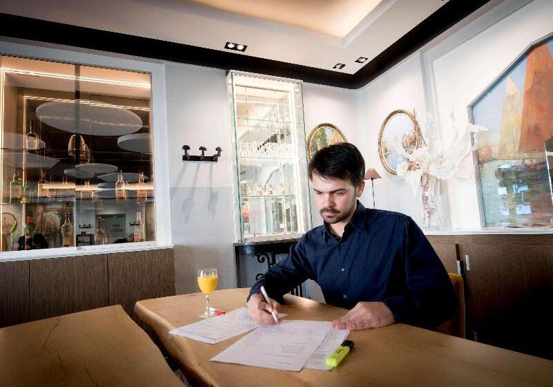 Отель Mercure Rodez Cathedrale