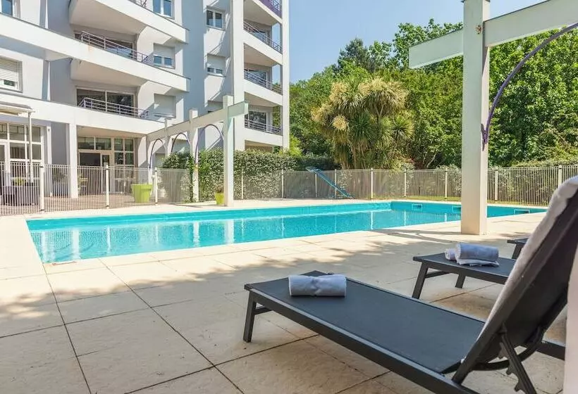 Cerise Dax  Les Jardins Du Lac