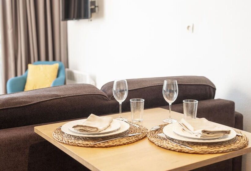 Cerise Dax  Les Jardins Du Lac