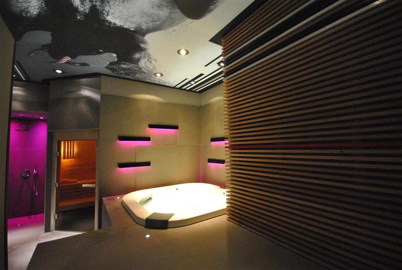 Hotel Ibis Styles Hyères Rooftop & Spa