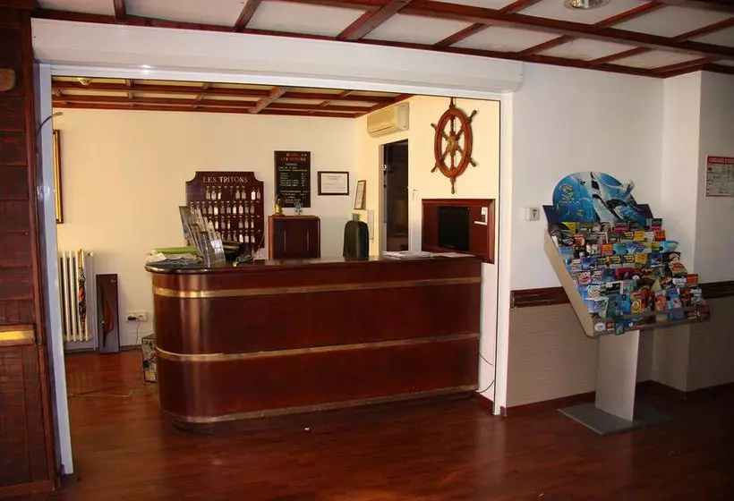 Отель Les Tritons