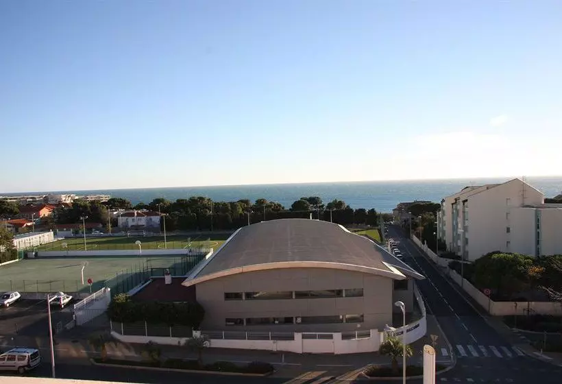 Отель Les Tritons