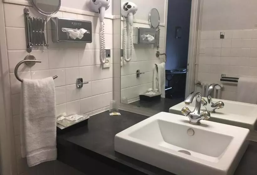 ホテル Logis La Thomasse