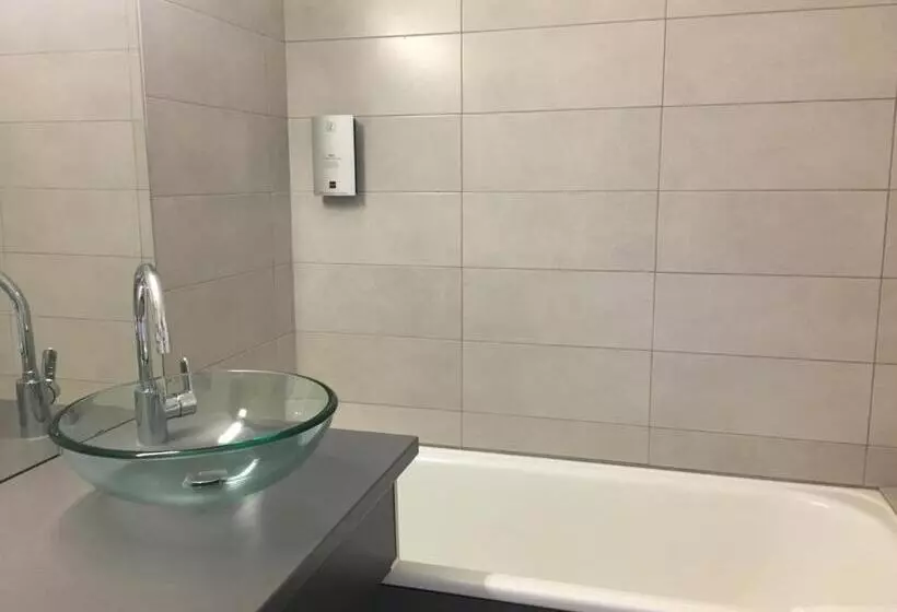 ホテル Logis La Thomasse