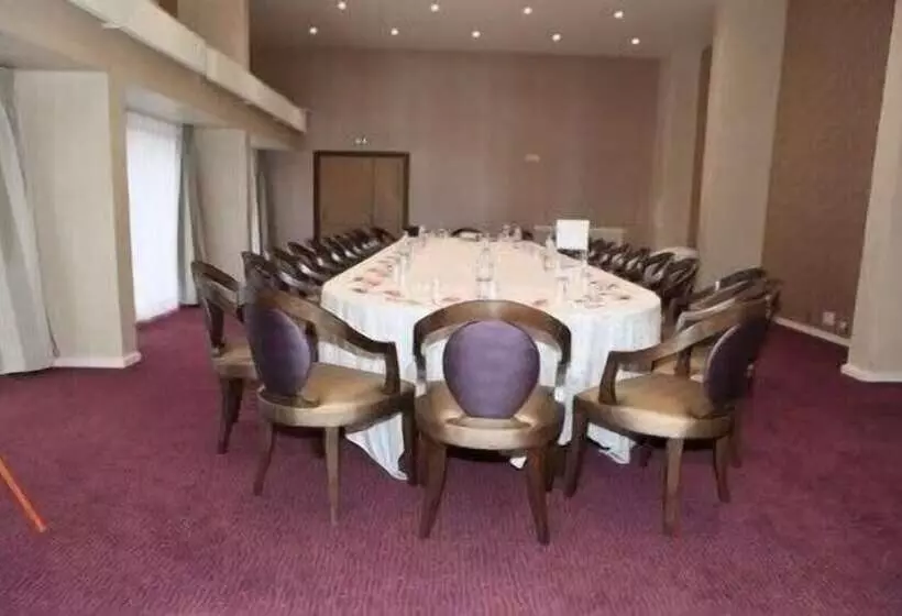 בית מלון כפרי Hôtel Les Trois Roses, Meylan Grenoble The Originals Boutique