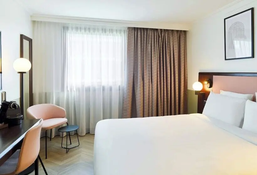 B&b Hotel Saint-Quentin-en-Yvelines Centre Gare 4 étoiles