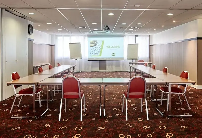 B&b Hotel Saint-Quentin-en-Yvelines Centre Gare 4 étoiles