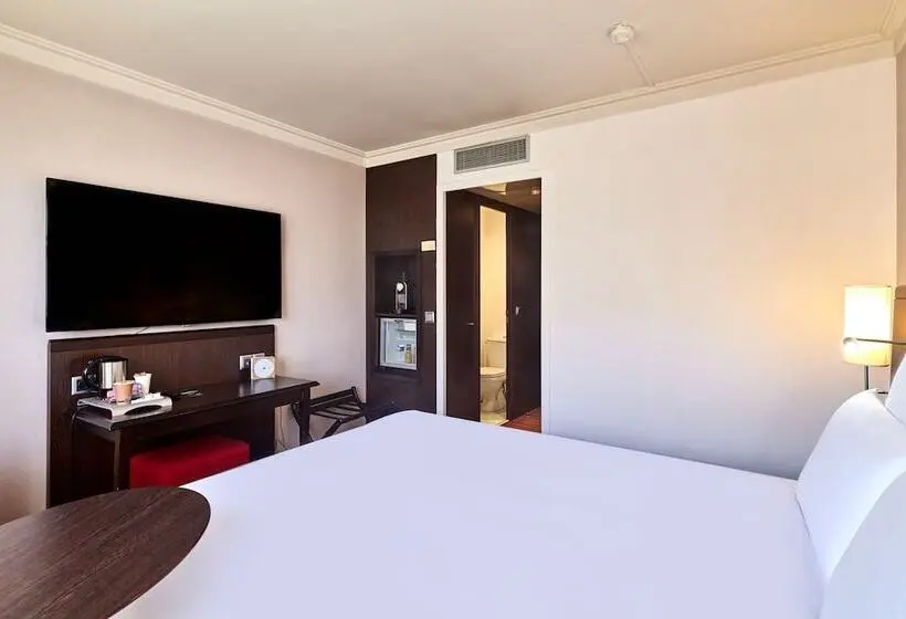 B&b Hotel Saint-Quentin-en-Yvelines Centre Gare 4 étoiles