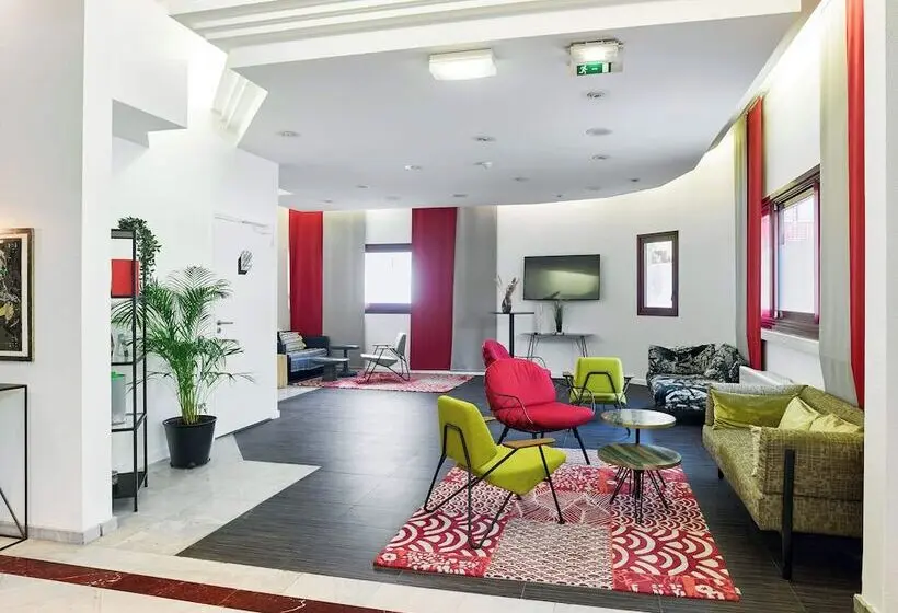 B&b Hotel Saint-Quentin-en-Yvelines Centre Gare 4 étoiles