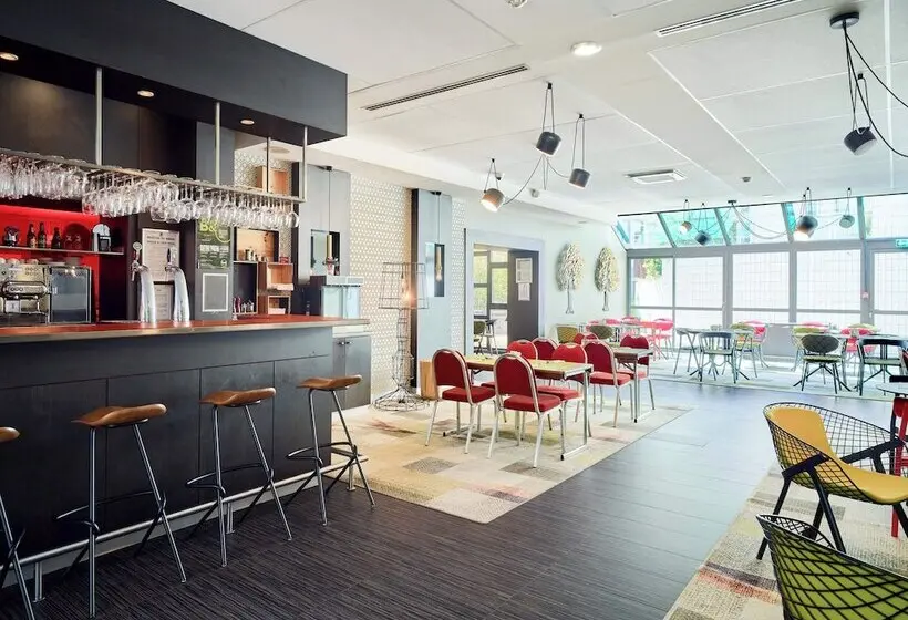 B&b Hotel Saint-Quentin-en-Yvelines Centre Gare 4 étoiles
