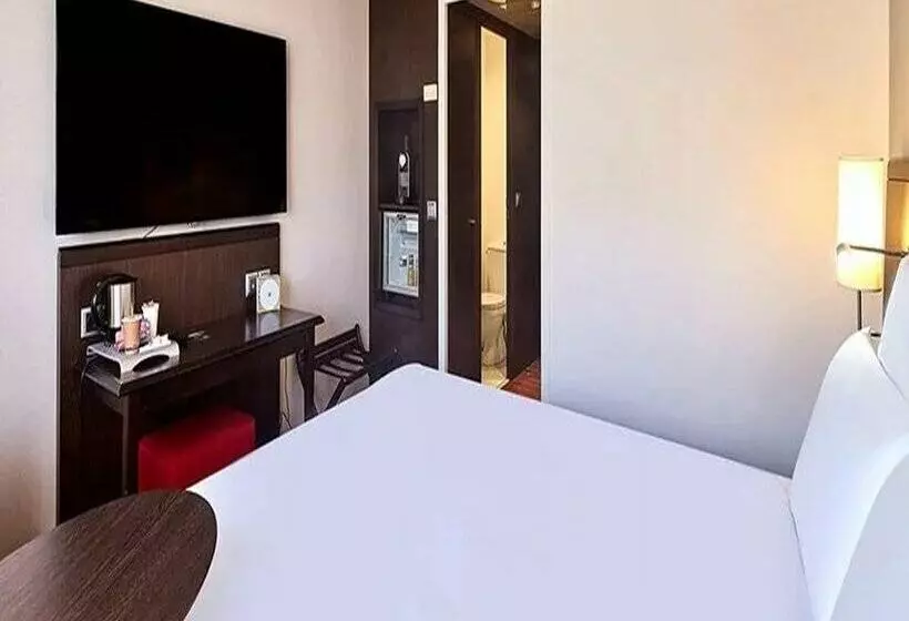 B&B HOTEL St Quentin en Yvelines Centre