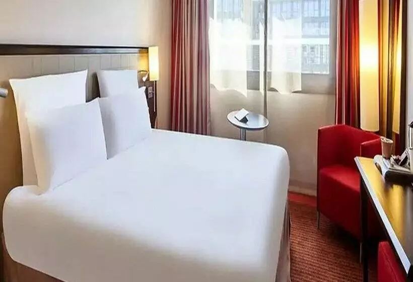 B&B HOTEL St Quentin en Yvelines Centre