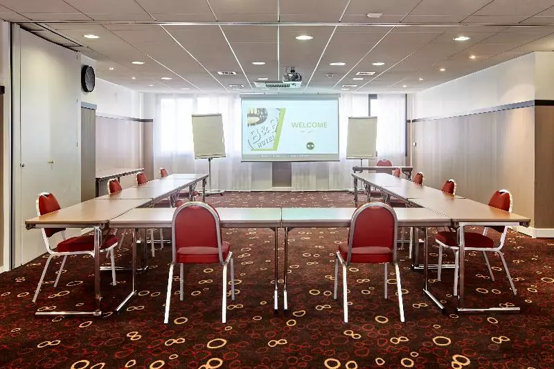 B&B HOTEL St Quentin en Yvelines Centre