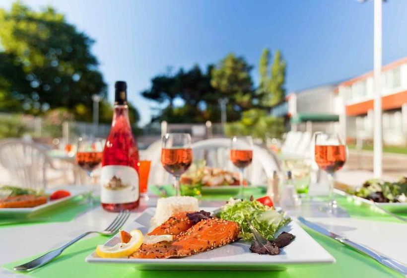 Отель All Seasons Macon Saint Albain La Salle