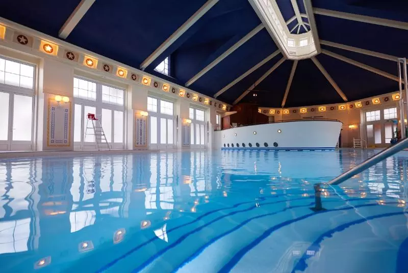 ホテル Disney Newport Bay Club