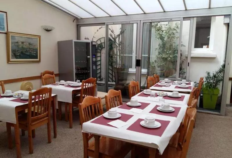 ホテル Hôtel Roi René