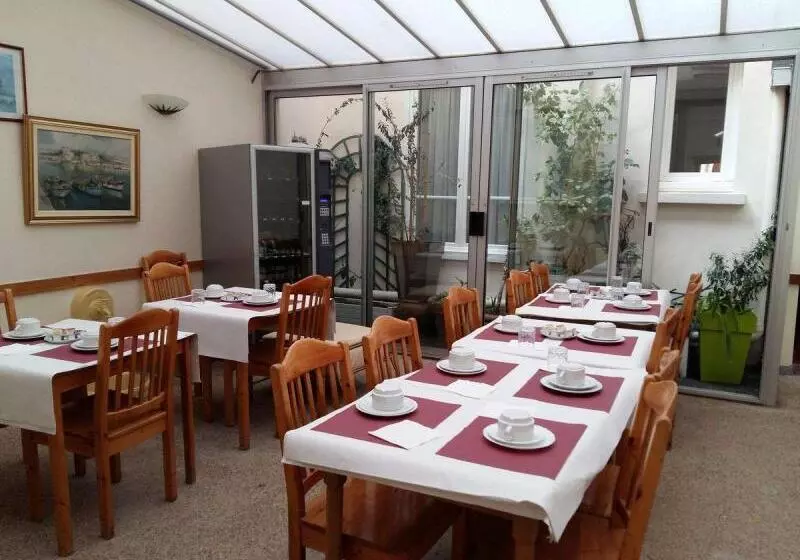 ホテル Hôtel Roi René