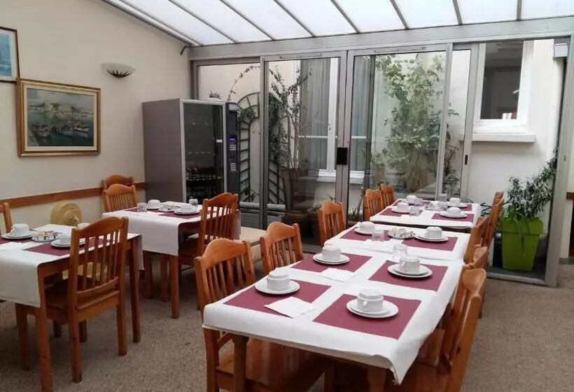 ホテル Hôtel Roi René