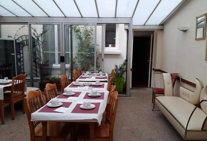 ホテル Hôtel Roi René