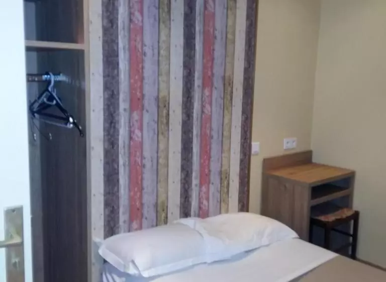 ホテル Hôtel Roi René