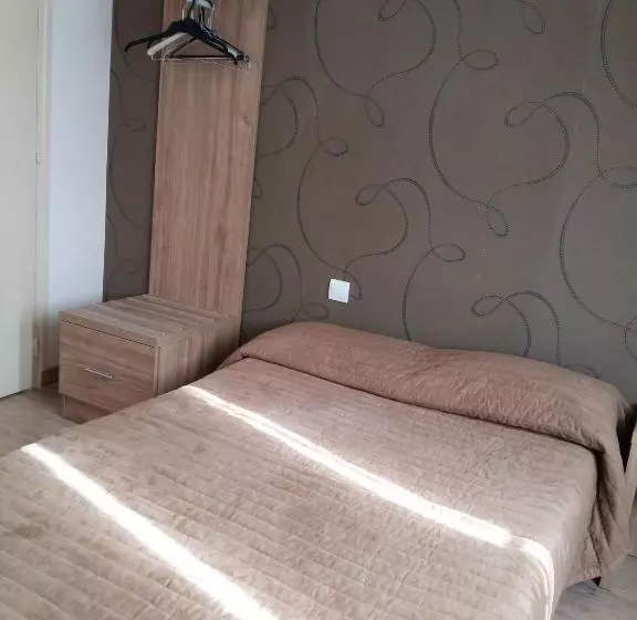 ホテル Hôtel Roi René