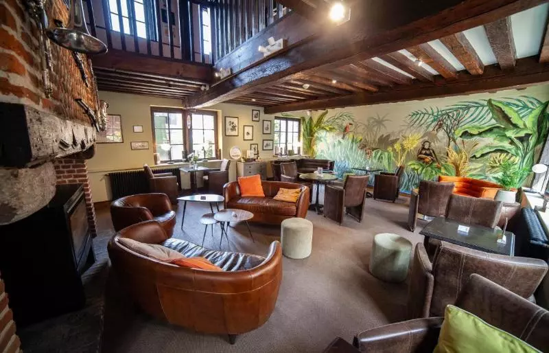 בית מלון כפרי Logis Hôtel & Restaurant Les Hauts De Montreuil