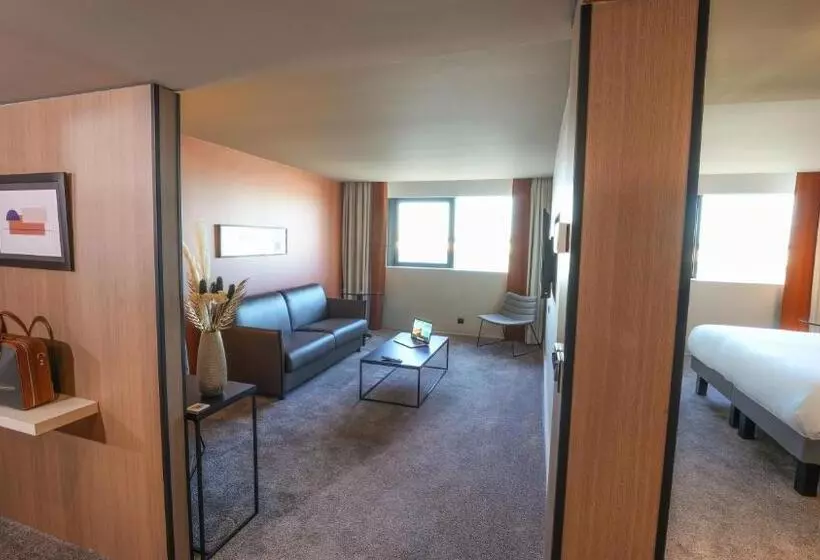 Отель Pullman Bordeaux Lac