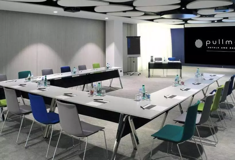 Отель Pullman Bordeaux Lac