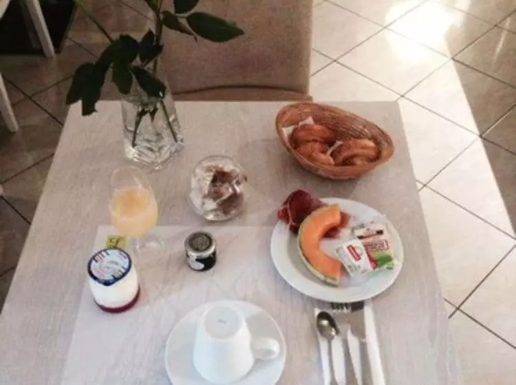 בית מלון כפרי Ruc Hôtel Cannes