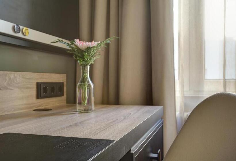 Отель Boutique 003 Köln Am Dom, Trademark Collection By Wyndham