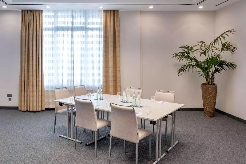 호텔 NH Stuttgart Airport