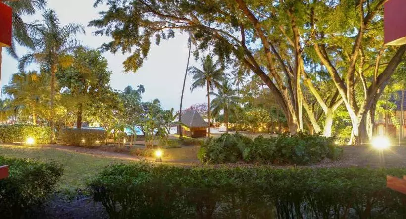 Hotel Tahiti Ia Ora Beach Resort  Managed By Sofitel