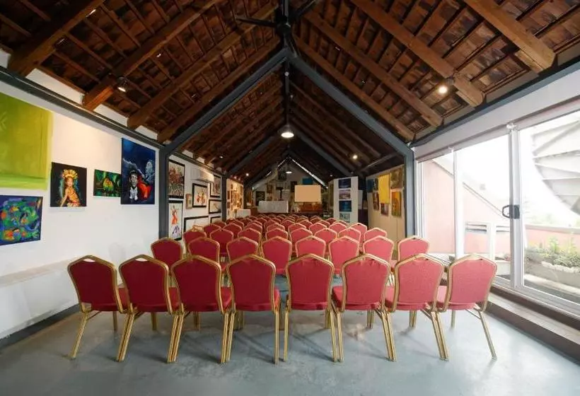 Hotel Tahiti Ia Ora Beach Resort  Managed By Sofitel