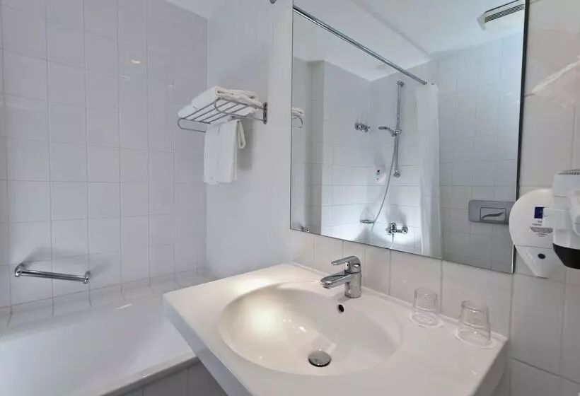 בית מלון כפרי Wyndham Garden Potsdam