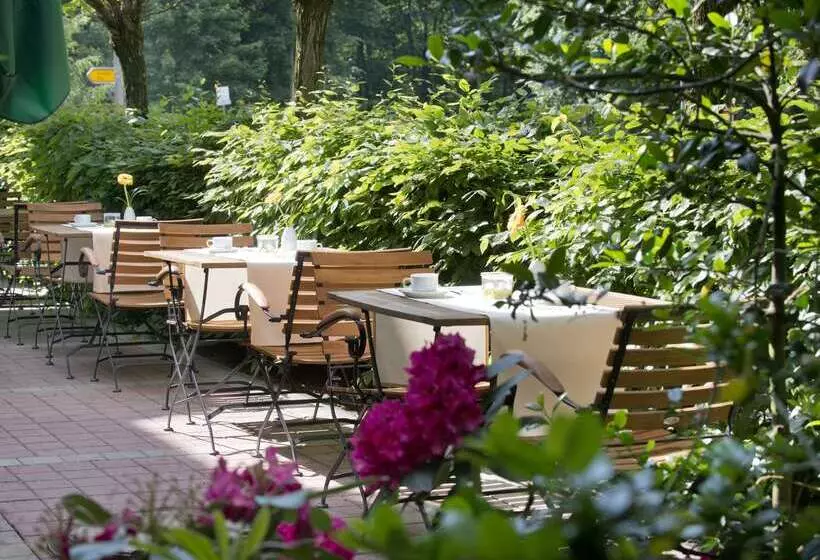 בית מלון כפרי Wyndham Garden Potsdam