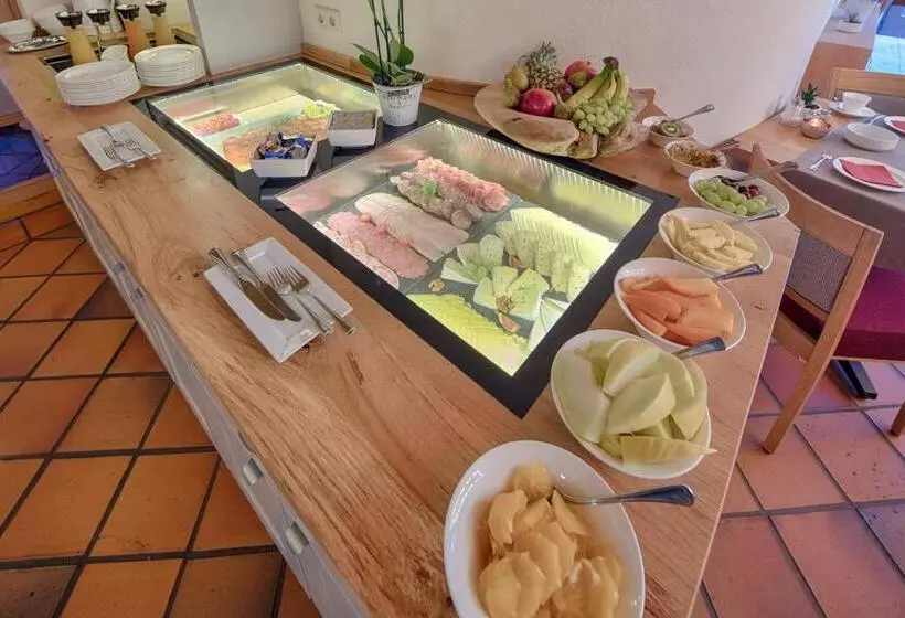 Отель Landhaus Klosterwald